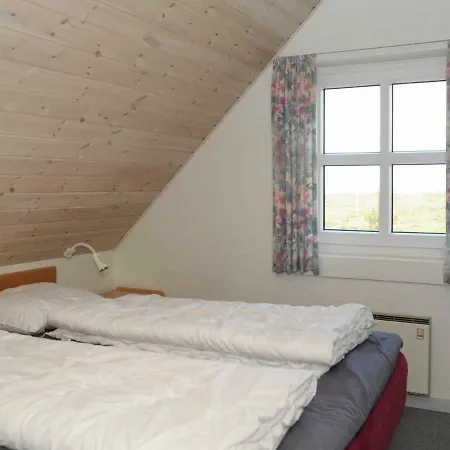Three-bedroom Holiday In 44 Holiday home *