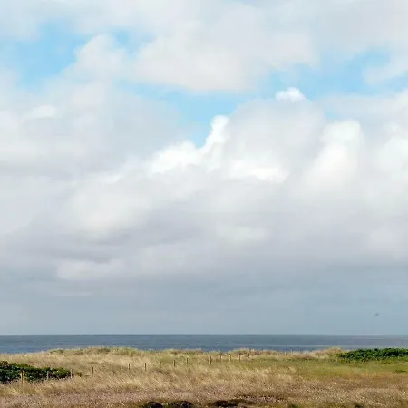 Three-bedroom Holiday In 44 Blavand