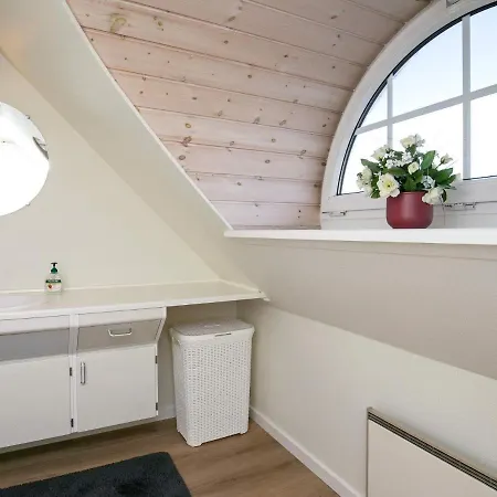 Three-bedroom Holiday In 44 Blavand