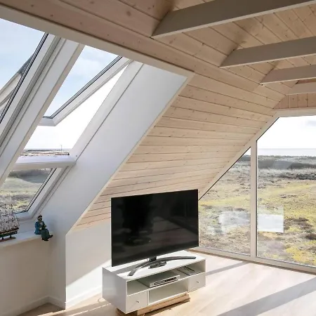 Holiday home Three-bedroom Holiday In 44 *