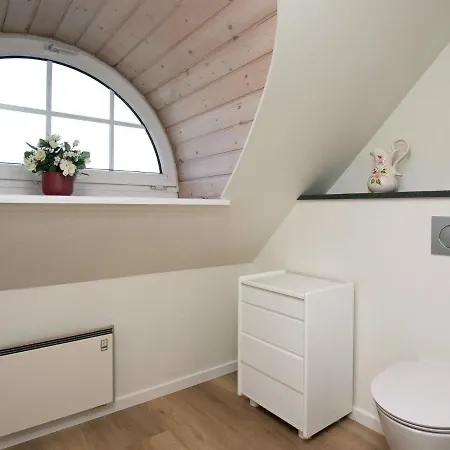 Holiday home Three-bedroom Holiday In 44